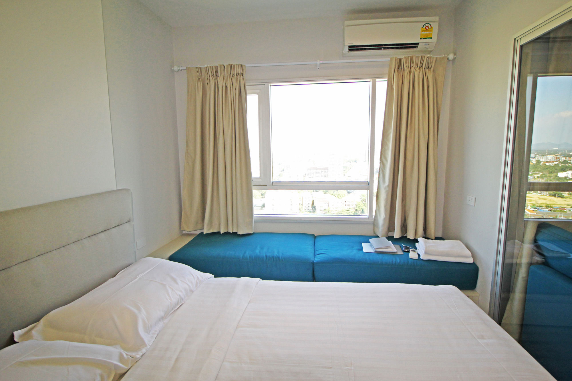 Centric Sea By Pattaya Holiday Bang Lamung Bagian luar foto