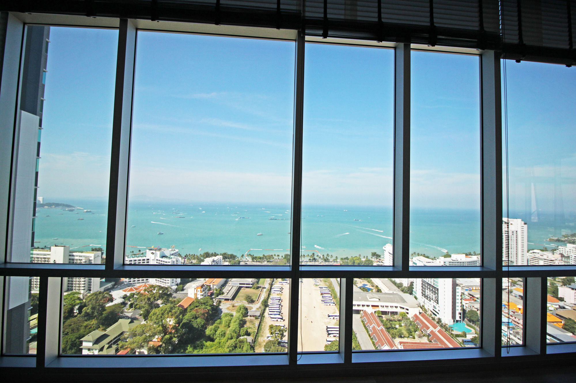 Centric Sea By Pattaya Holiday Bang Lamung Bagian luar foto
